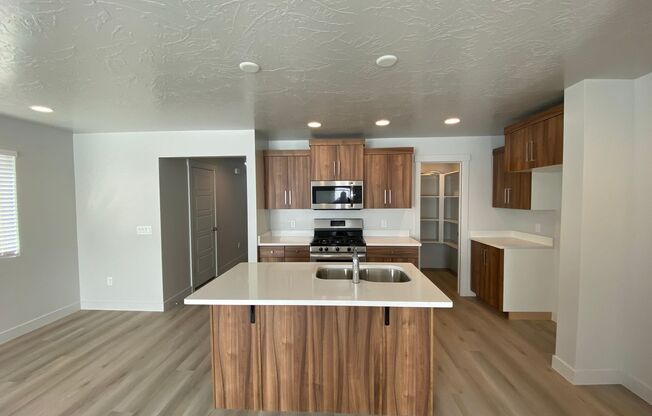 Beautiful Home in Desert Canyon.