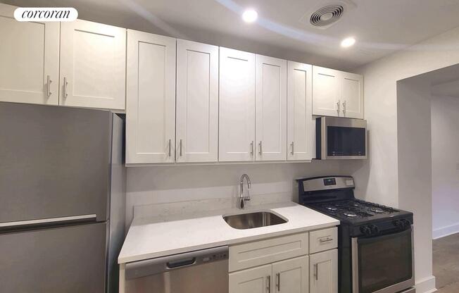 1 bed, 1 bath, $5,500, Unit 6F