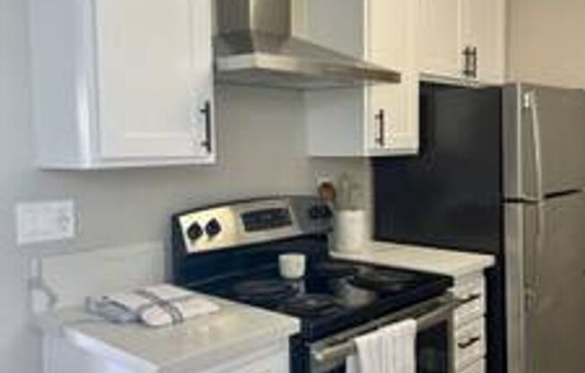 2 beds, 2 baths, 900 sqft, $3,750, Unit 09