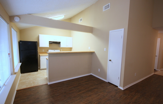 3 beds, 2 baths, $1,695