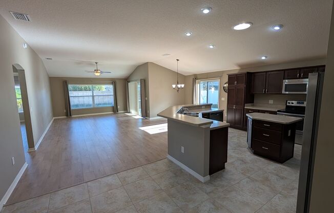 NEW LVP FLOORS! Fairmont Villa Minutes to Brownwood Paddock Square