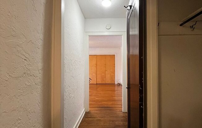 Studio, 1 bath, 467 sqft, $1,250, Unit King Edward Annex  23