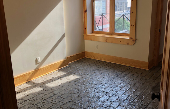1 bed, 1 bath, 415 sqft, $985, Unit 14