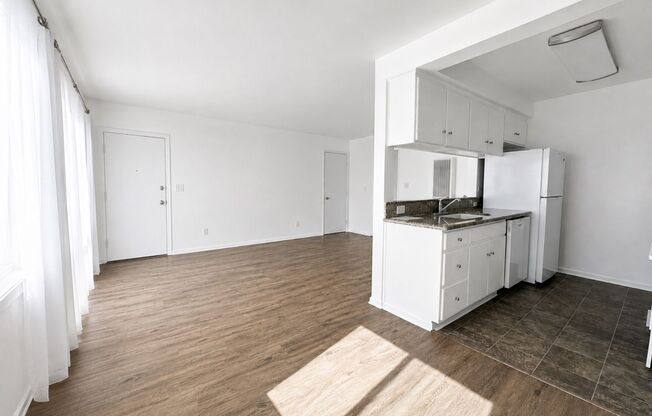 11915 Burbank Blvd Valley Village, CA 91607-1 Bed Unit NOW LEASING!