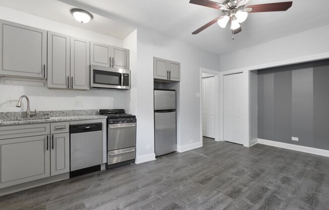 Studio, 1 bath, 305 sqft, $1,475, Unit 218