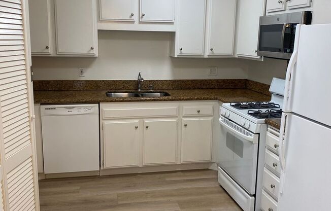 Poway Townhome @ Pomerado Pines!