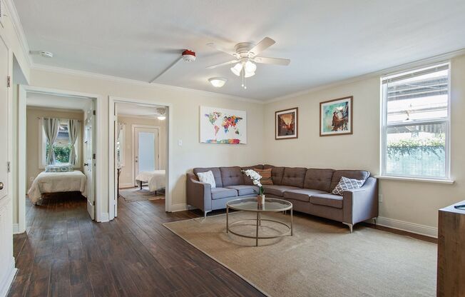 2 beds, 1 bath, $1,225, Unit 202