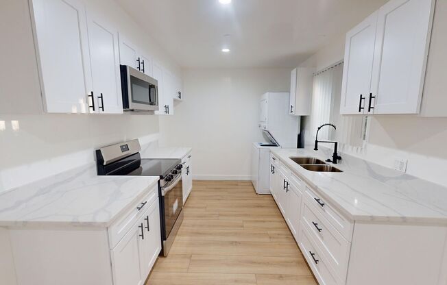 12159 Magnolia