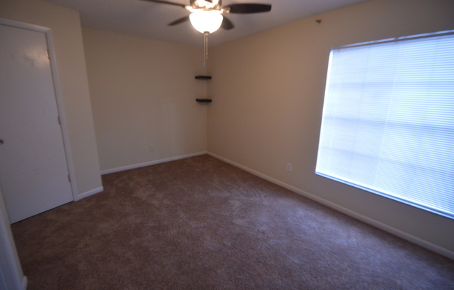 2 beds, 1.5 baths, $1,400