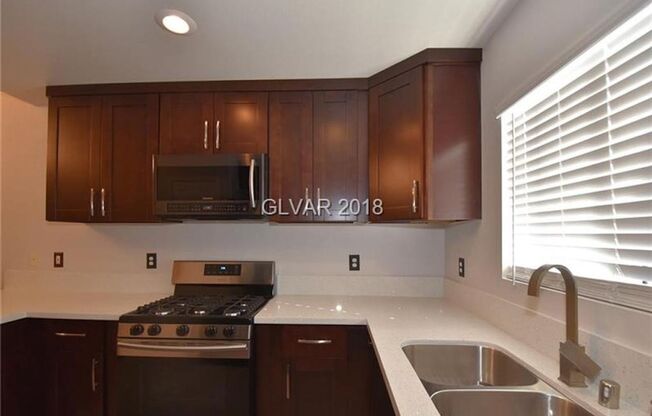 Live In The Heart Of Summerlin 2 Bed 2 Bath Condo!