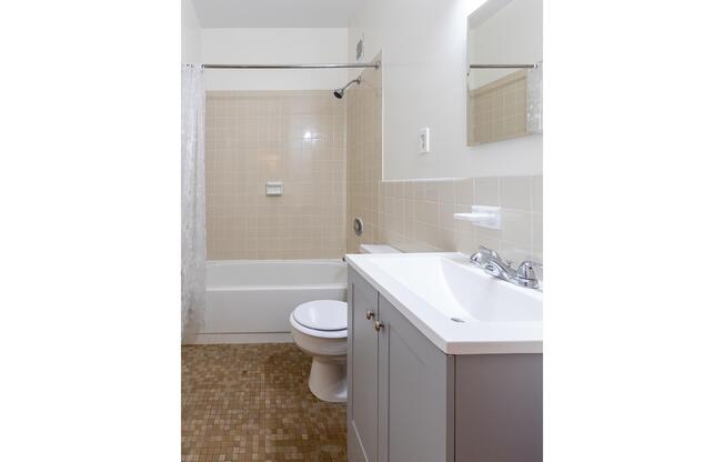 Studio, 1 bath, 500 sqft, $3,000, Unit 4K