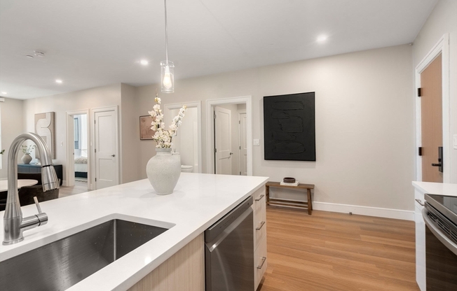 3 beds, 2 baths, 1,099 sqft, $4,300, Unit 507
