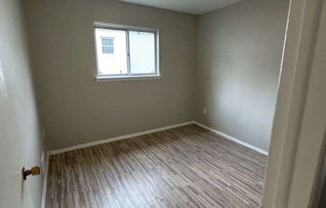 3 beds, 1 bath, $1,350