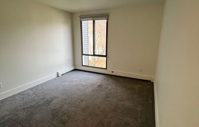 2 beds, 1.5 baths, 950 sqft, $1,545, Unit 335W