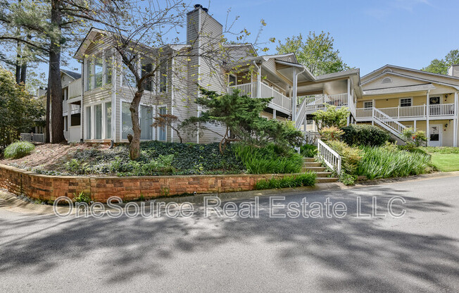 1210 AUGUSTA DR