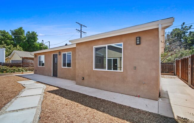 New Constuction Modern 2 Bed / 2 Bath ADU in Mission Hills – Private & Fully Equipped