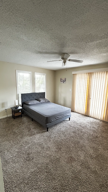 1104 E GENESEE ST
