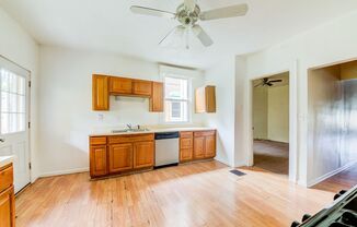 5 beds, 1.5 baths, $1,899, Unit Mt Washington