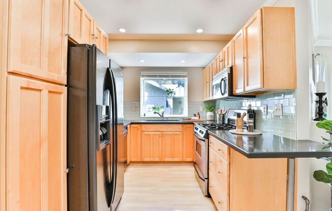 2 beds, 2 baths, $2,900, Unit Apt 104