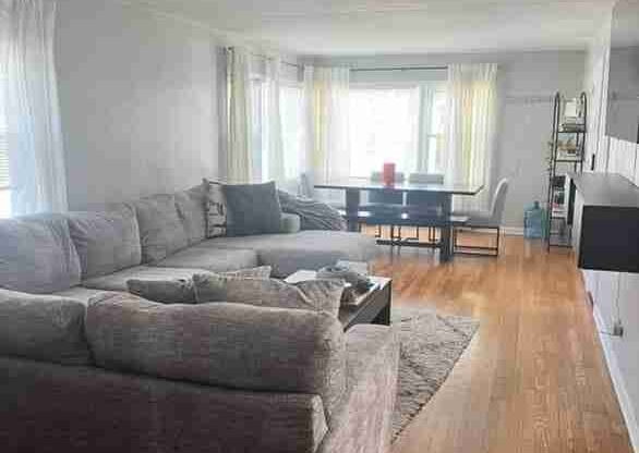 7441 W ISHAM