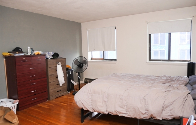 1 bed, 1 bath, 999 sqft, $2,600, Unit 26