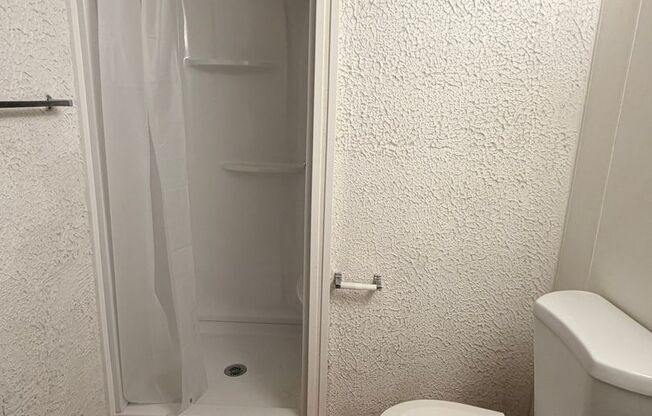 Studio, 1 bath, 450 sqft, $1,195, Unit 102