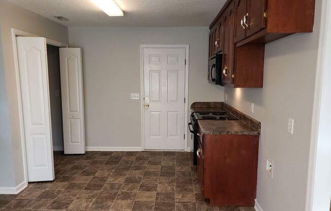 3 beds, 2 baths, $1,495