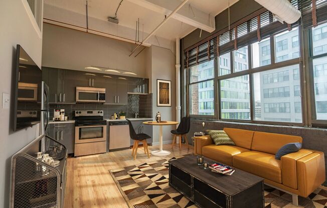 2 beds, 2 baths, 1,000 sqft, $1,795, Unit 607