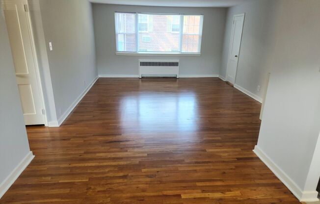 2 beds, 1 bath, 897 sqft, $2,335, Unit A-16