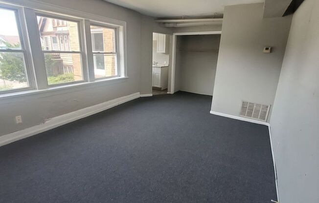 2214-2220 W Hopkins St. (8 Unit)
