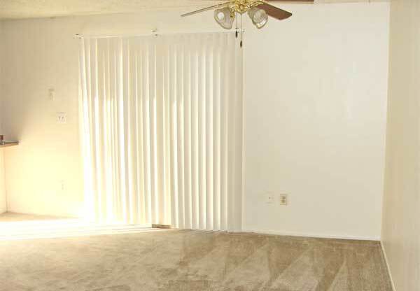 GREAT TEMPE LOCATION - 3 BED 2 BATH NOW AVAILABLE FOR QUICK MOVE IN
