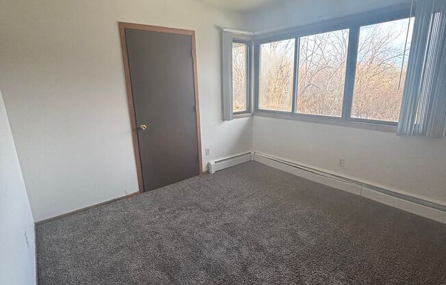 3 beds, 1.5 baths, 1,204 sqft, $1,569, Unit 5206 05