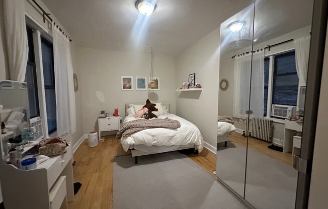 157 E 2 ST