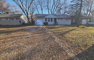 Single Family Home in Ruskin Heights