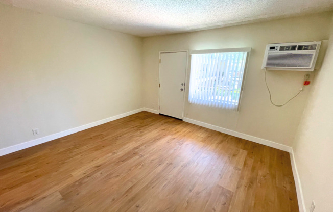 Studio, 1 bath, 400 sqft, $1,295