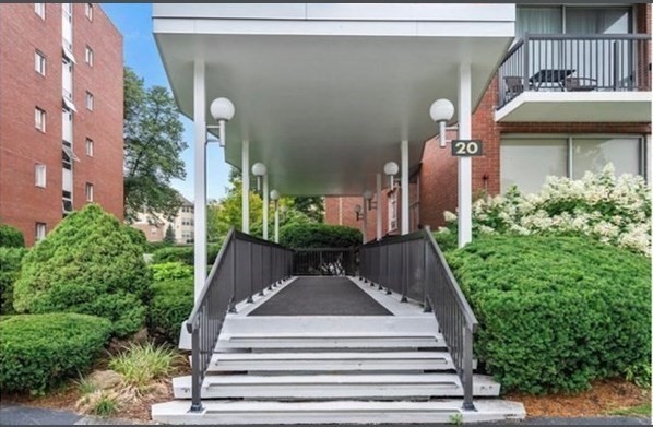 20 HAMMOND POND PKWY
