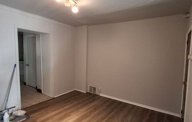 Charming row home in Norristown, voucher holders welcome!