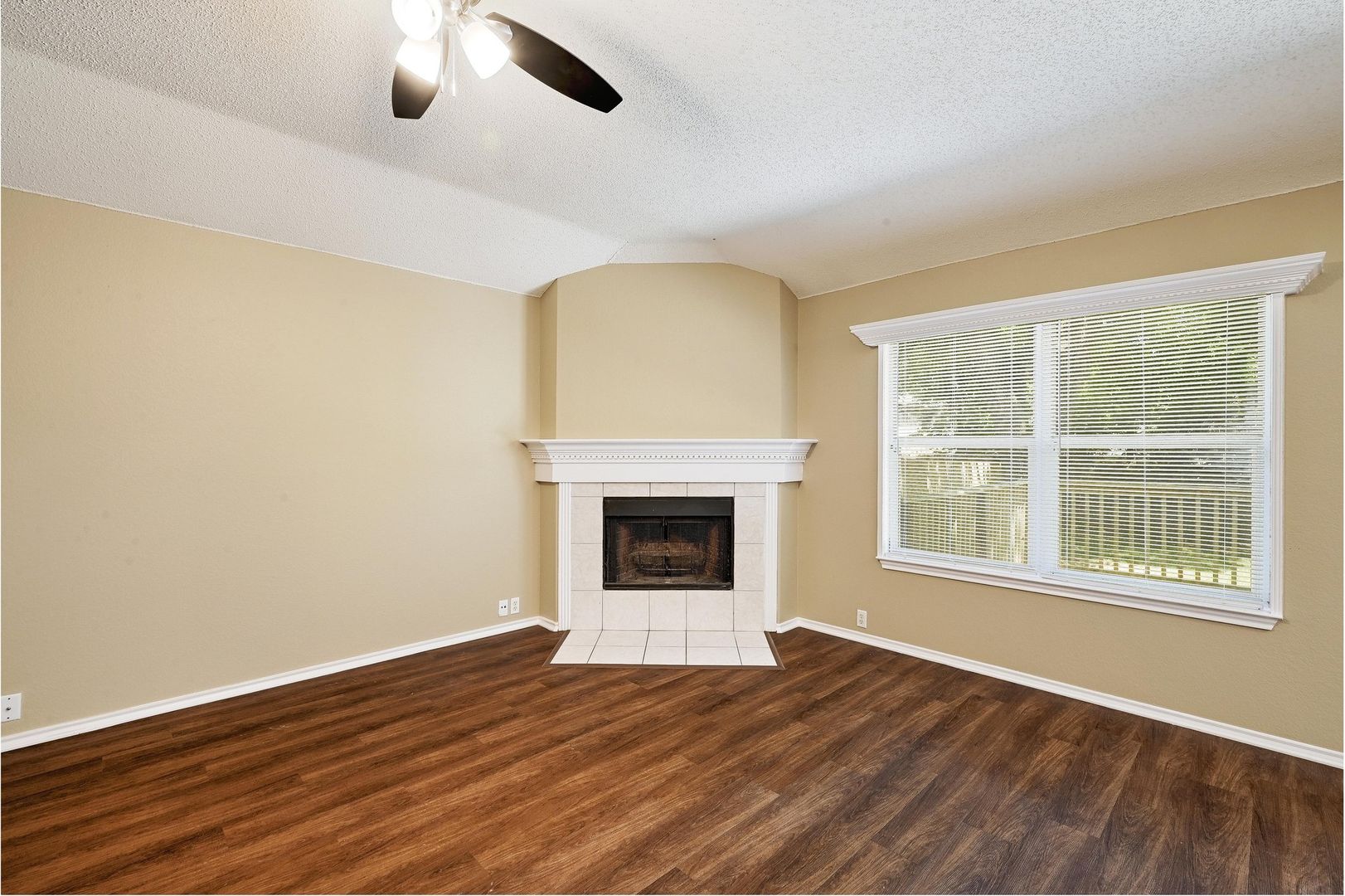 Charming Comfort on Coats Circle!