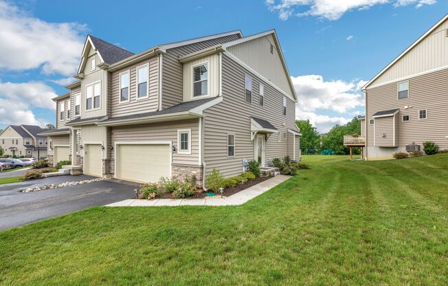 Stunning 3-Bedroom Townhouse with Finished Basement in Kennett Square! Available Late July!