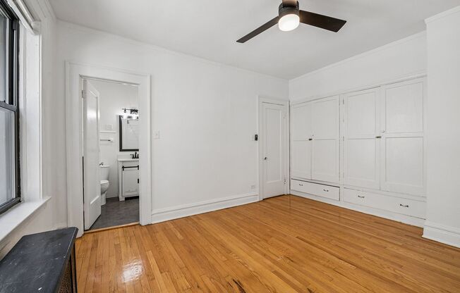 1 bed, 1 bath, 725 sqft, $2,097, Unit 1B