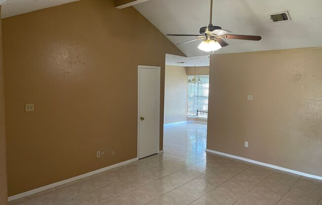 Cozy 4 bd/2 bth in Glen Iris Sub Division
