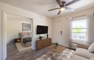 1 bed, 1 bath, 400 sqft, $895, Unit 315-105