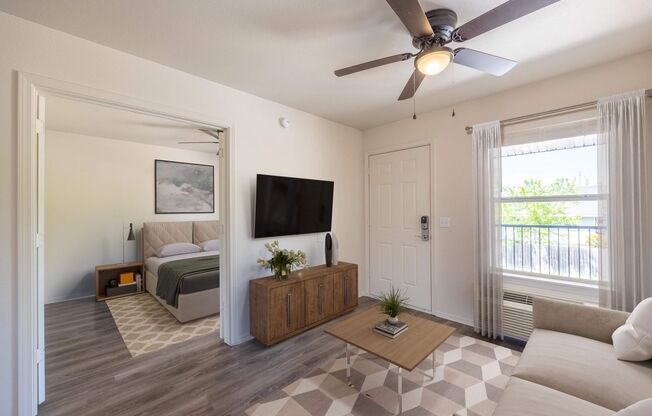 1 bed, 1 bath, 400 sqft, $895, Unit 315-105