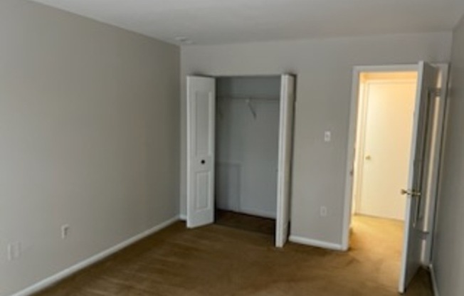 605 HUDSON AVE