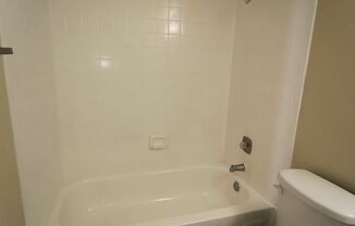 3 beds, 2 baths, 1,150 sqft, $1,375, Unit A36