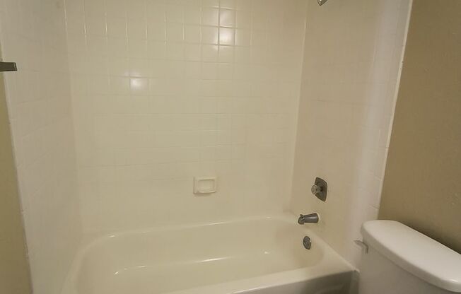 3 beds, 2 baths, 1,150 sqft, $1,375, Unit A36