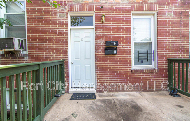 5 S WICKHAM RD
