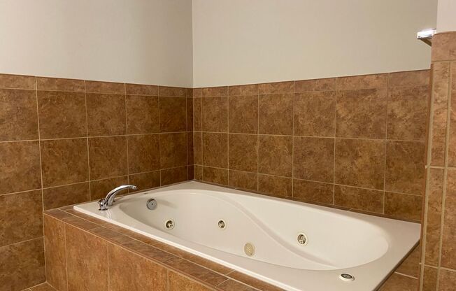 2 beds, 2 baths, 1,500 sqft, $1,800, Unit Unit 265