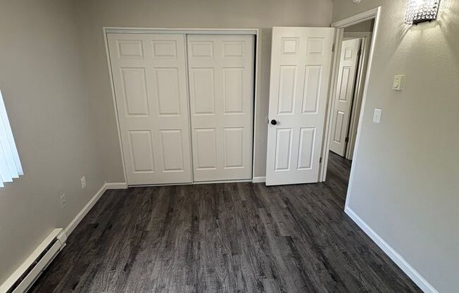 2 beds, 1 bath, 850 sqft, $955, Unit 361