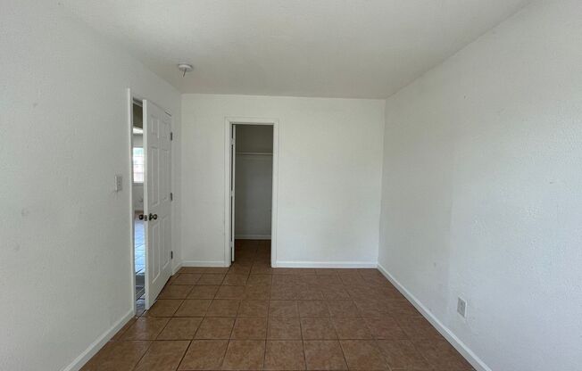 2 beds, 1 bath, $1,050, Unit #3